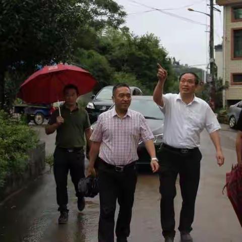 饶鸿来深入结对城中村调研指导全国文明城市创建工作