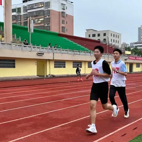 秋风劲 赛场龙腾千帆竞——临川二中第45届运动会拉开帷幕