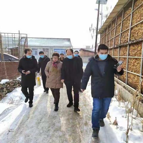 工商联领导走访企业家并慰问贫困户