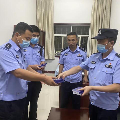 警务督察大队对城区各单位值班备勤和巡逻防控工作进行现场督察