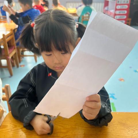 溪翁庄镇中心园中二班——美丽的大树