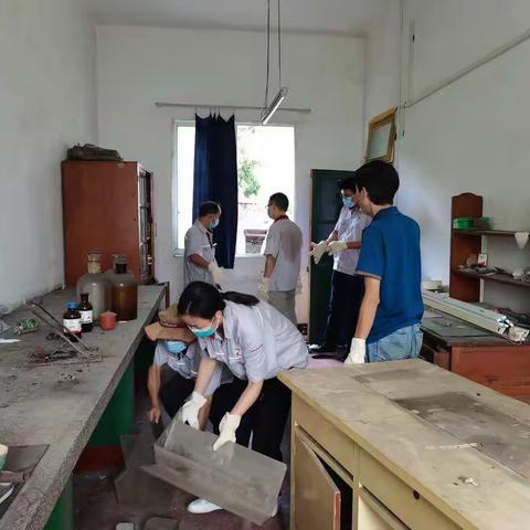 卫生大清扫 工作心情好