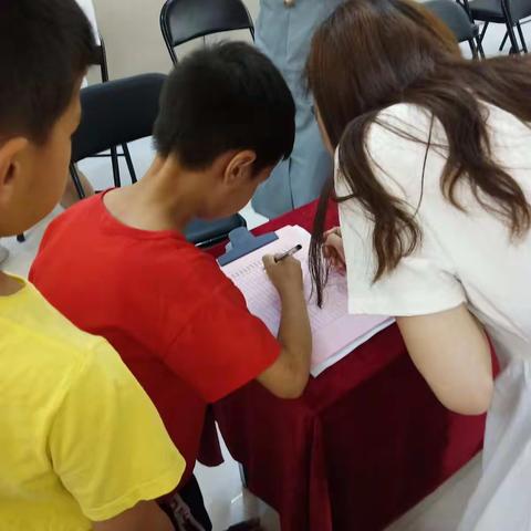 黄河路第二小学  一六班  “我成长我快乐”小组   小小牙医职业体验活动