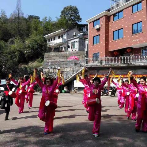 “猜灯谜 送服务”不负正月好时光