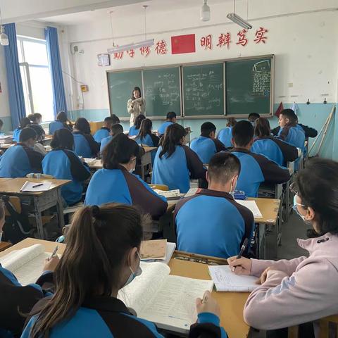 落实“双减”精课堂，推门听课促成长——海努克镇中心校推门课活动纪实