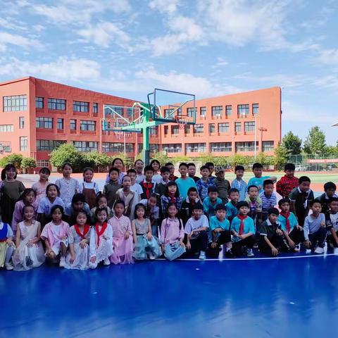 二年级的我们 第一次共同过“六一”