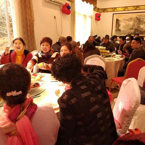 干杯，为浓浓的故乡情！