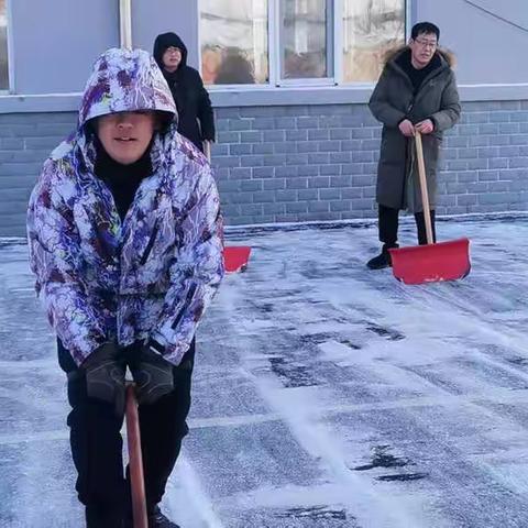 瑞雪兆丰年，教育暖人心