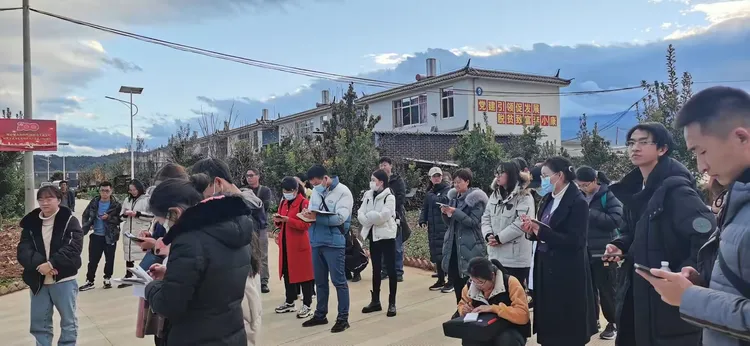 党建引领鹤庆高质量发展.赵米创作.