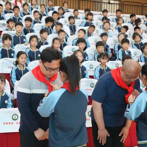 “少年有梦，领巾飞扬”——郑州经开区外国语小学教育集团锦龙校区少先队入队仪式