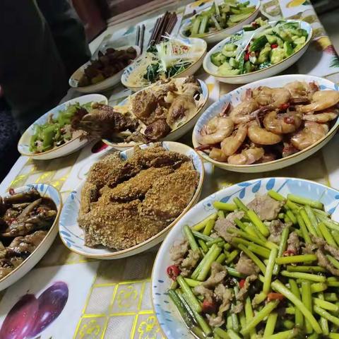新年新气象快乐迎新春（七二班秦佳怡）
