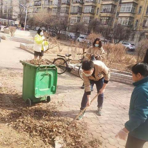繁荣街道新华社区开展创城常态化卫生整治活动