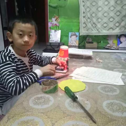 永安路小学39班闫浩轩的科技小制作