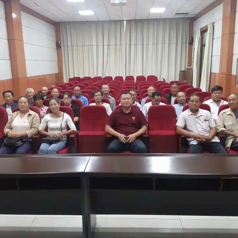 守初心、担使命、找差距、——诸葛镇河西庄村党支部组织党员和积极分子及部分村民代表赴兰陵代村开展学习活动。