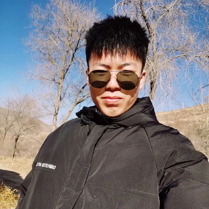 90后小乞丐·刘家鹏