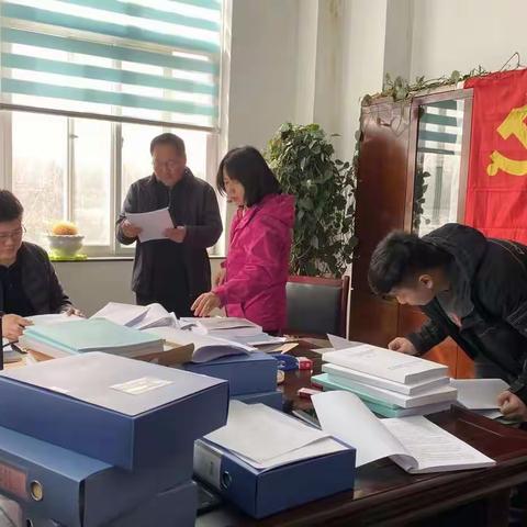 让党旗飘在第一线