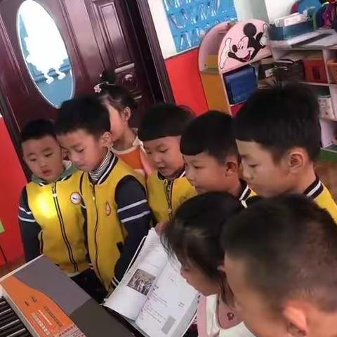 幼教中心大班组十一月主题活动《嗖，飞上天》月主题活动小结 记忆美好瞬间驻足童年回忆