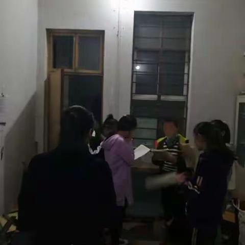                    曲梁镇二初中考前动员会