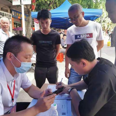 海口市人力资源和社会保障局指导开展“送岗位下乡”石山镇专场招聘会活动