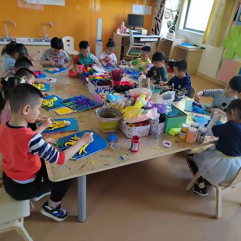 新世纪民族幼儿园第五幼儿园       大一、大三班创意美术课