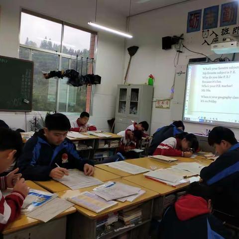 携手共战中考！