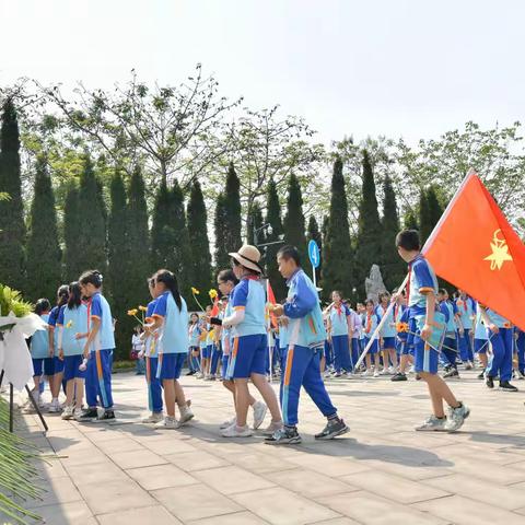 盐边新九中心学校研学游“向攀枝花英雄们敬献鲜花”《三》2023.4.14