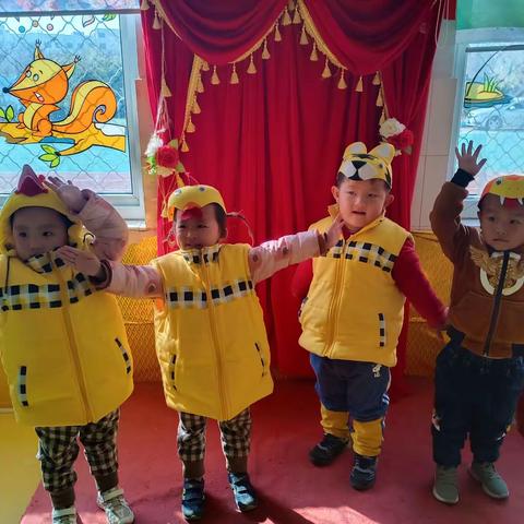 泊头镇中心幼儿园，“小二班”五彩缤纷的，  快乐一周