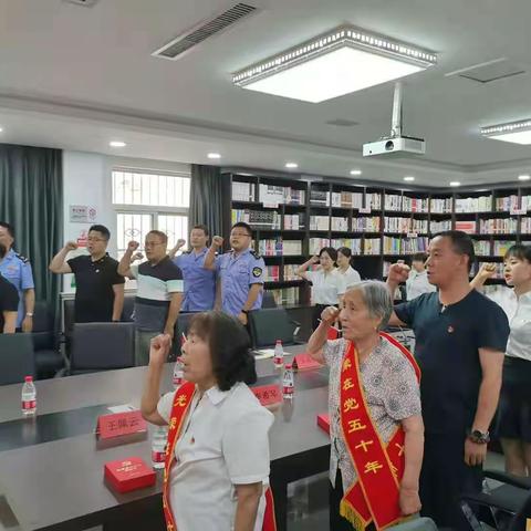 长延堡市场监管所党支部联合三兴鑫苑社区党支部共同开展“回顾百年党史   庆祝百年华诞”主题党日活动