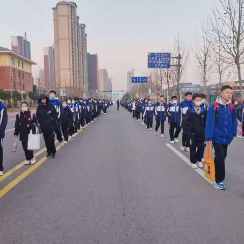 弘扬静雅文化，彰显青春色彩——枣庄市市中区实验中学常规管理规范月从路队抓起