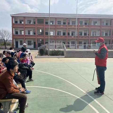 消防进校园，安全记心间——神泉乡珊田小学消防安全演练