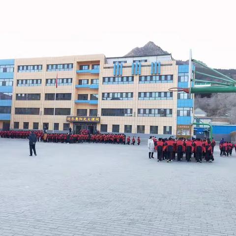 助力冬奥梦想      绽放青春风采                               ————回民小学“阳光大课间”展示活动纪实