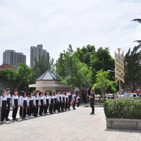 “青春心向党·建功新时代” -------尧山中学特别主题团日活动 尧园快讯第311期