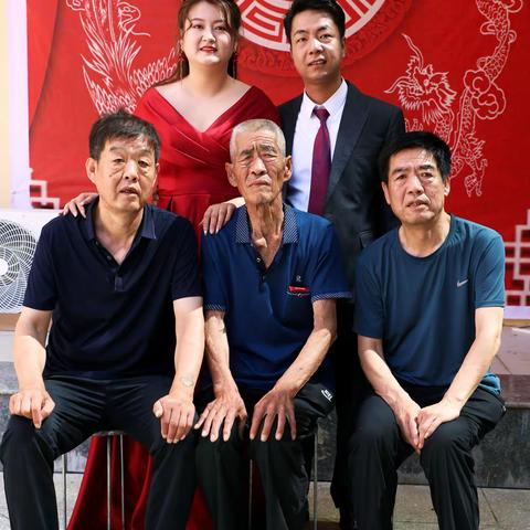 夏风如丝人结秦晋之好，夏月如镜心照龙凤之情，新郎：乔瑞涛 新娘：周洁 永结同心喜结良缘