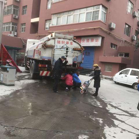 谭家街道市容科情暖百花园居民
