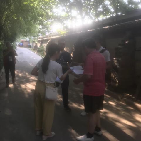 区政府办杨副主任一行到谭家街道百花园社区开展“听民声、解民忧、大走访”活动