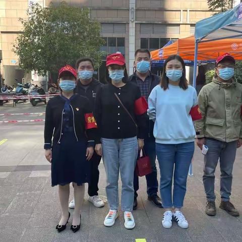 让党旗在一线飘扬  让党徽在岗位闪光——园区党群服务站工作记实