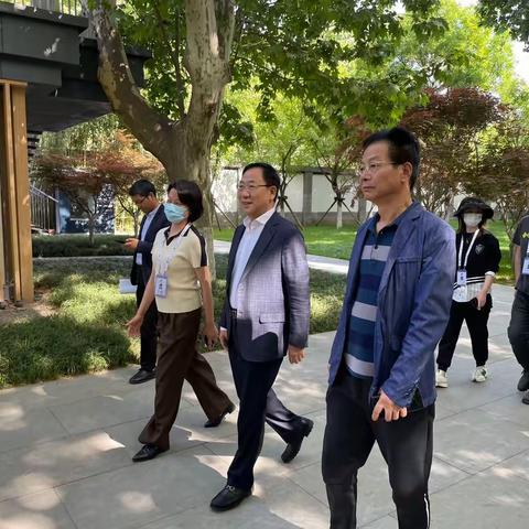 驻点管理坚守岗位   当好假期秩序维护人