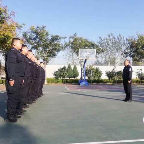 正警容 树形象 砺精兵 保稳定         ——大辛庄戒毒所组织开展警体训练