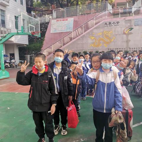 祭英烈，传薪火 ，玩转航空，放飞自我。   ———记2021年1503班综合实践活动第一天