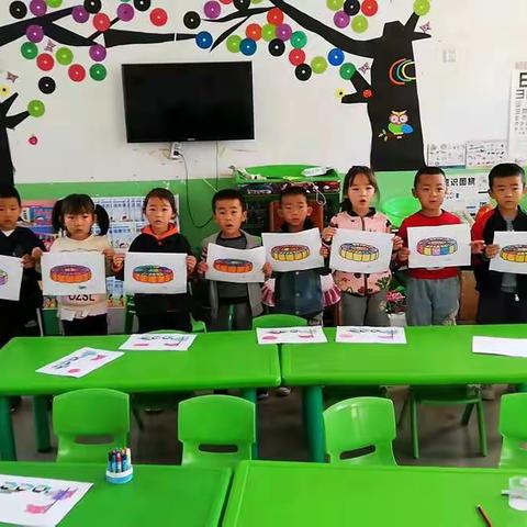 合室幼儿园，庆中秋，迎国庆。