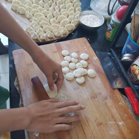 包饺子