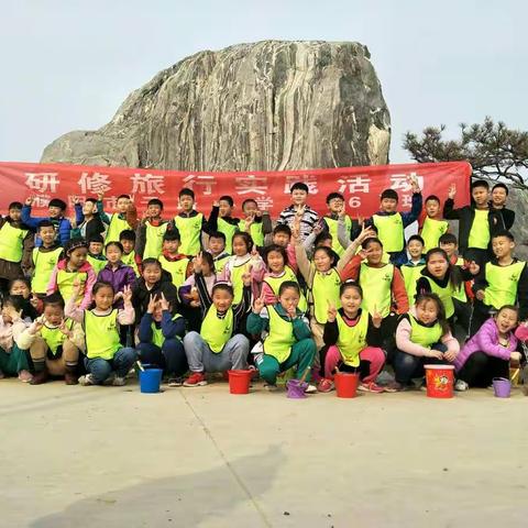 子路小学三（6）班——“添一份绿色  多一份美好”植树节活动