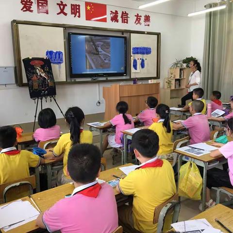 《仿制蜡染》----一节美术课，让孩子们对美术课有了新的认识