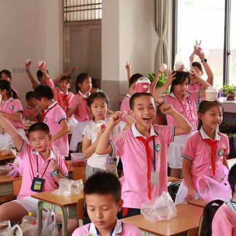 品美食，观表演，庆六一