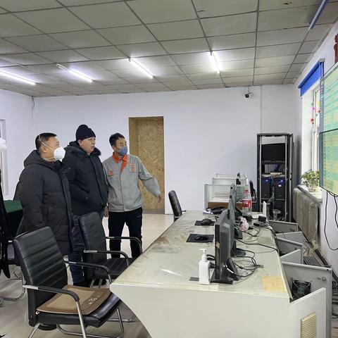 市公用事业服务中心领导春节前的检查和指导并对龙建供热全体职工挚以节日的问候