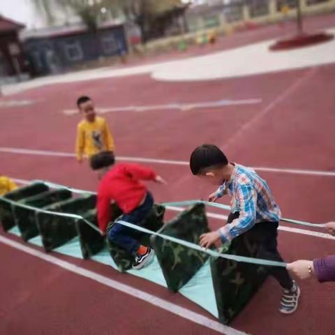 百尺中心校幼儿园“巧手工艺  独具匠心”教师户外体育玩具制作评比活动