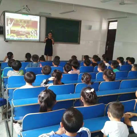 留庄小学喜迎十九大新生队前教育