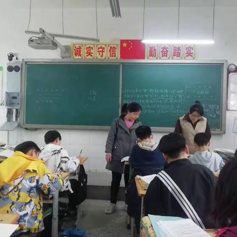 关爱学生一幸福成长         留庄中学落实国家课程标准，开全开足课时，严谨随意增减课程，超赶教学进度