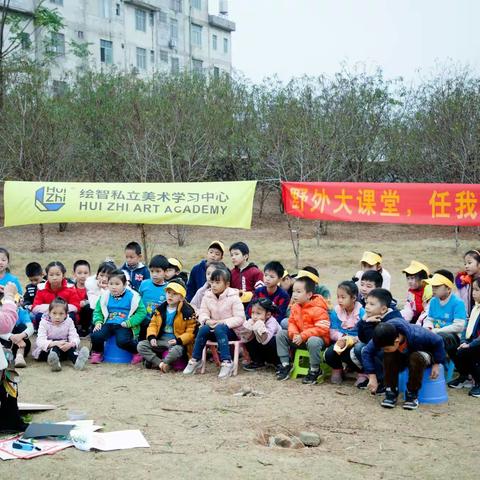 横县电视台《花乡好少年》栏目“校园播报”板块——走进绘智美术拍摄节目啦！！！