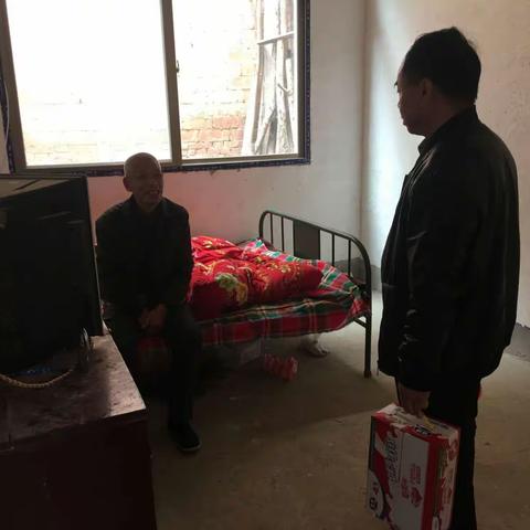 周至县翠峰镇中心学校陈珅联户帮扶工作纪实2018.10.17